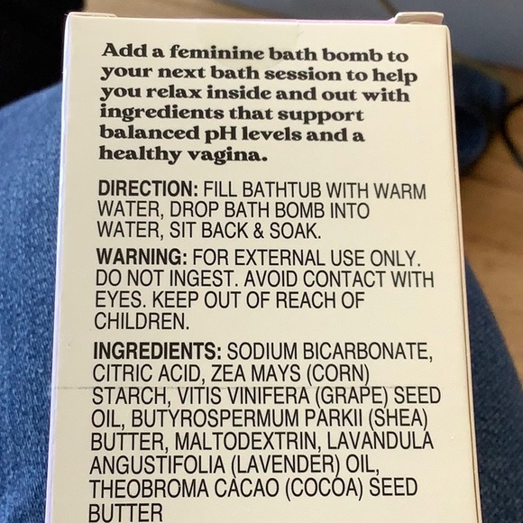 Feminine bath bomb & Vulva Cream - Picture 2 of 3